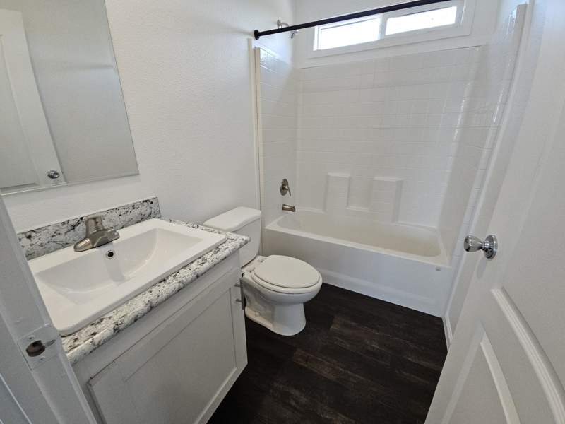 Listing-188-Photo-c6c2f89e-1ca1-4558-8efa-8628cb37bd37.jpg