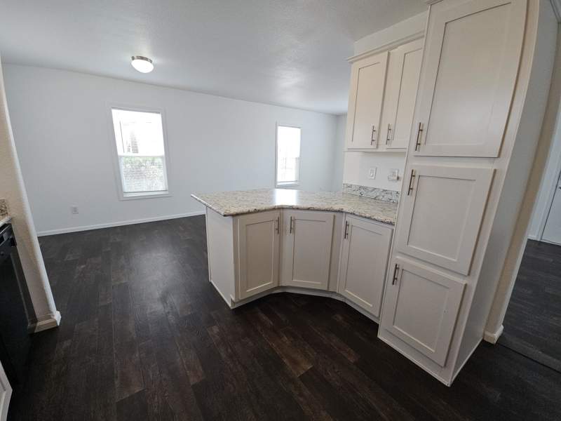 Listing-188-Photo-cddd3d51-248b-4fb6-b588-f778d64d5b57.jpg