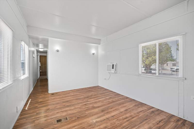 Listing-107-Photo-a026d56e-cfb1-4895-b2c2-7a9afac540d1.jpg