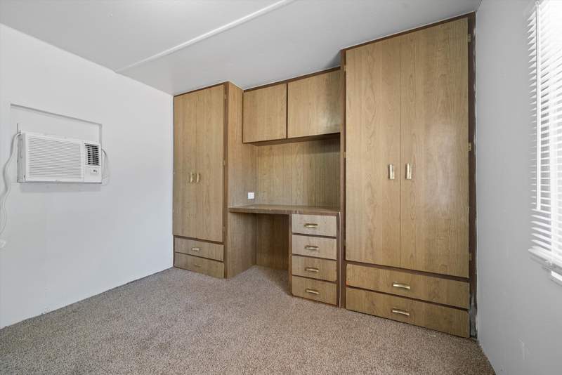 Listing-107-Photo-a5a6c6db-baad-4b15-b245-6da0776de55d.jpg
