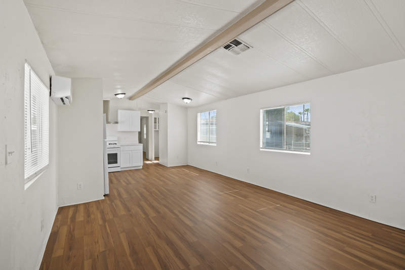 Listing-195-Photo-4210d94e-cf0e-4c35-b565-6300b78c0da3.jpg