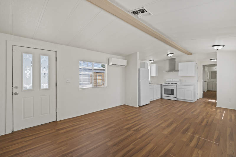Listing-195-Photo-85a05996-7f83-410f-998b-8f8bc75c2f96.jpg