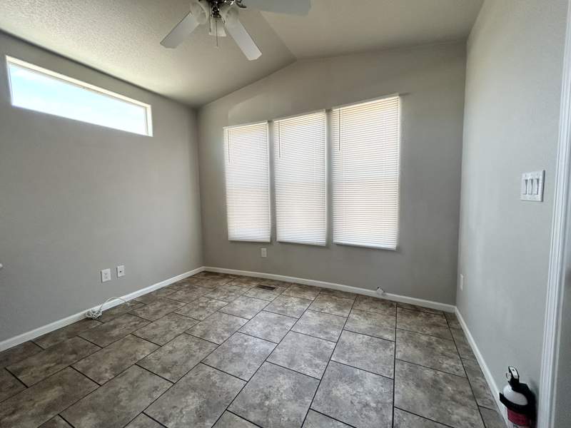 Listing-164-Photo-0a136cd8-d817-49dd-9480-81832684c555.jpg