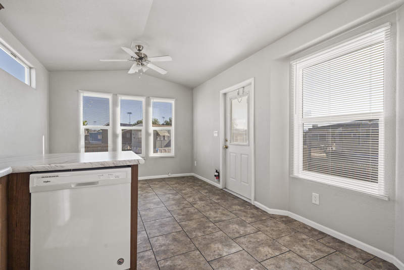 Listing-170-Photo-07929604-e93a-44d1-84d5-c85d7ffc693c.jpg