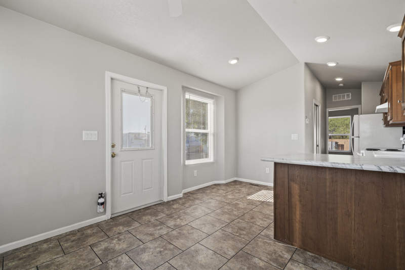 Listing-170-Photo-2aaff307-b4a8-4941-b6e1-b8937836c2b8.jpg