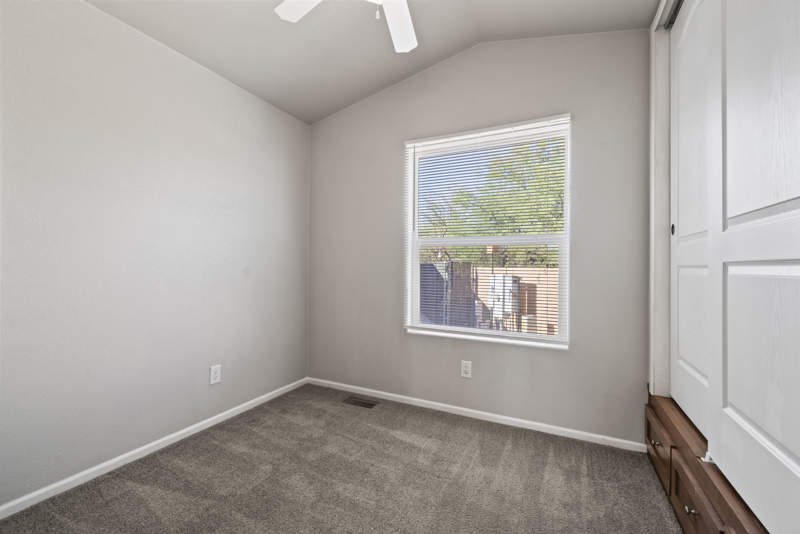 Listing-170-Photo-855b8558-d750-4046-8a44-0d7f4bc86e26.jpg