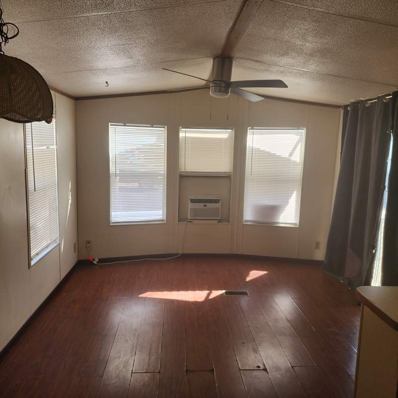 Listing-184-Photo-d5807c7b-8fc9-4b07-8e33-c547d8d1bab5.jpg