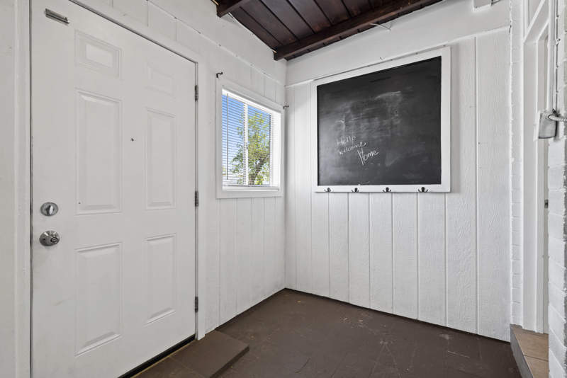 Listing-200-Photo-8082c43e-9871-485f-be10-21703686ea61.jpg