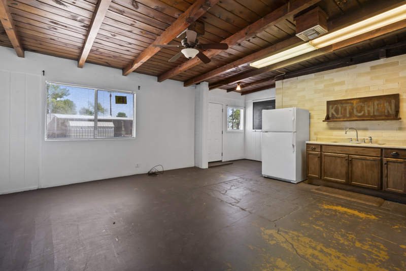 Listing-200-Photo-bc9dabba-37fe-4646-904c-6bec4f4a804c.jpg