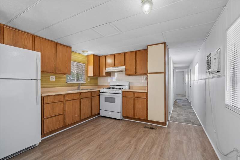 Listing-139-Photo-4346e0ea-b80d-41ce-8c75-a95af8cea710.jpg