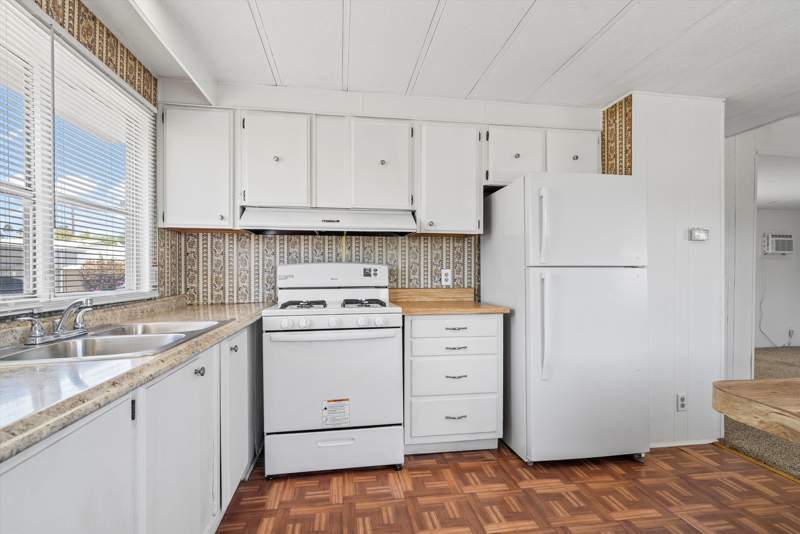 Listing-153-Photo-7c54d205-c9c6-4b26-a0a7-ce8ff935ae80.jpg