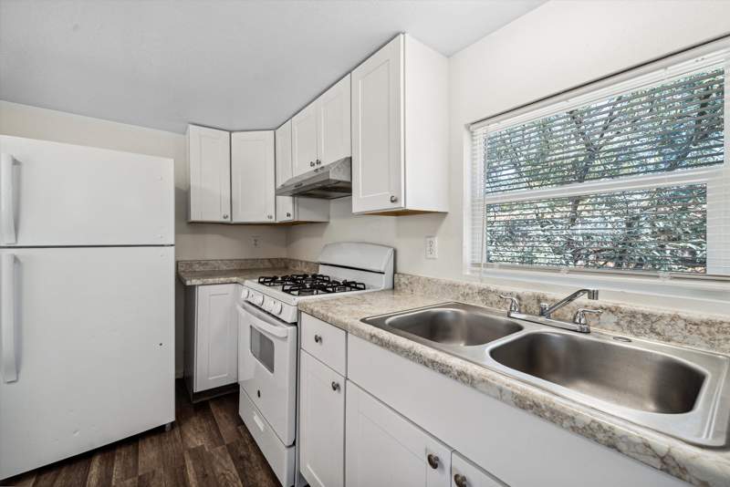 Listing-154-Photo-4d42f1e3-7519-4391-93d1-9c58be7d3219.jpg