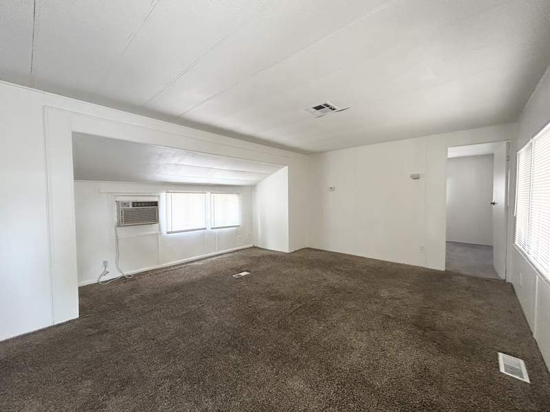 Listing-155-Photo-8cc41b95-0556-4319-b4f5-a1b462deea23.jpg