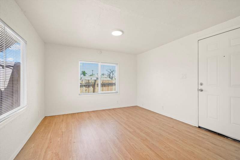 Listing-158-Photo-2161b13f-9d0e-41be-a501-c98a2ab6b9b8.jpg