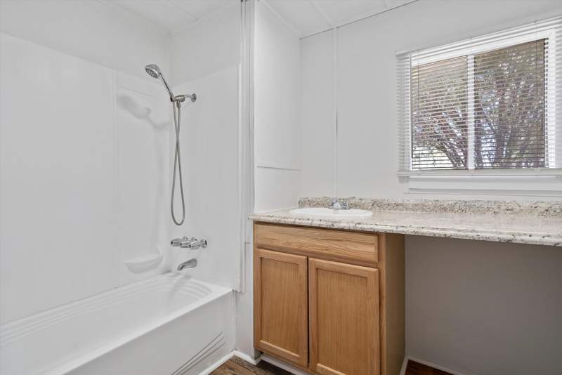 Listing-159-Photo-41b1cb2d-8ae7-401c-9cc6-f5079e34c654.jpg