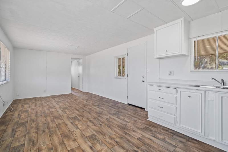 Listing-159-Photo-4f4aacc9-d686-4fef-b627-7a6071634a78.jpg