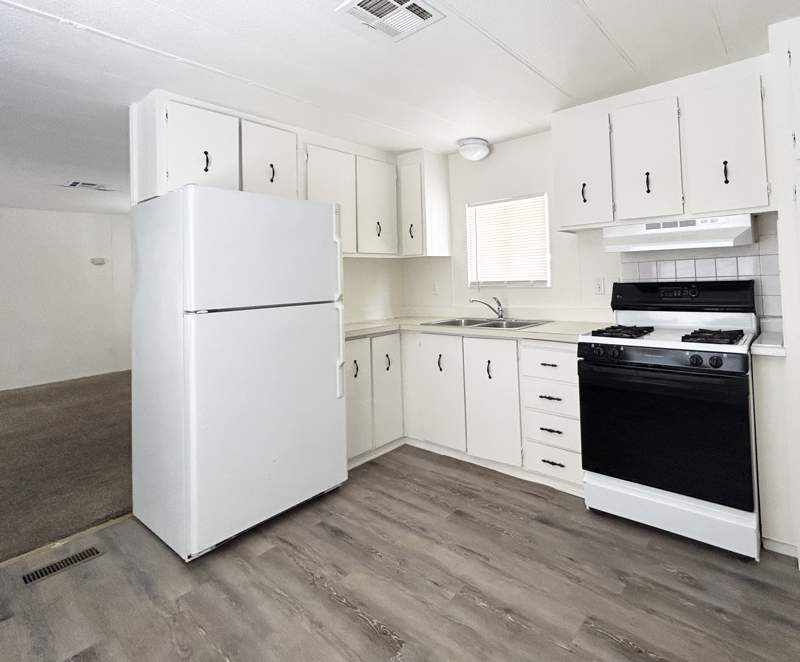 Listing-179-Photo-b2f34845-7793-405f-92c8-47470077a4fe.jpg