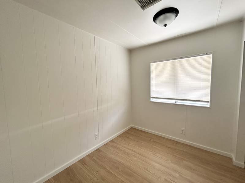 Listing-180-Photo-f7c91484-6496-4f80-9a69-2e883f7de610.jpg