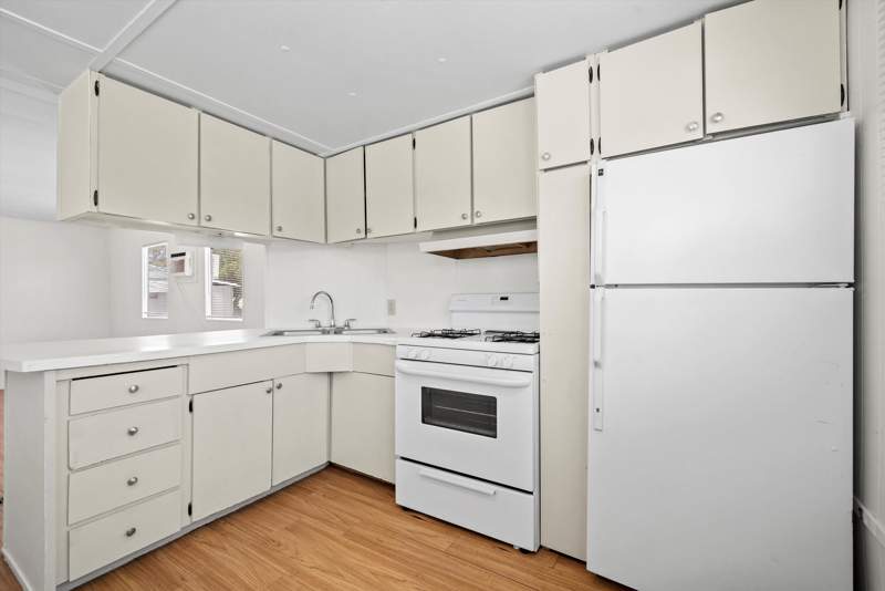 Listing-79-Photo-9d2a8dfb-10d0-42a6-8e40-456f85c48d92.jpg
