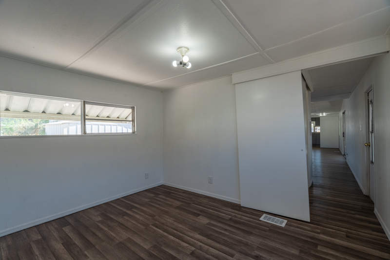 Listing-128-Photo-67b179b7-bdf5-498d-aa66-efe180114812.jpg