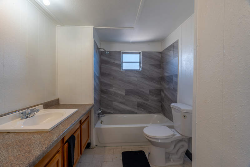 Listing-128-Photo-98561db8-94db-4aab-978e-5c6b419f4d64.jpg