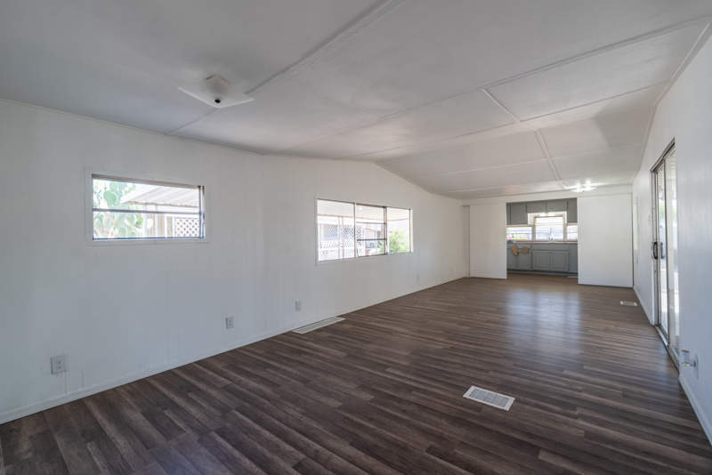 Listing-128-Photo-bb18e25c-7d9a-46d8-98dc-231876693b66.jpg