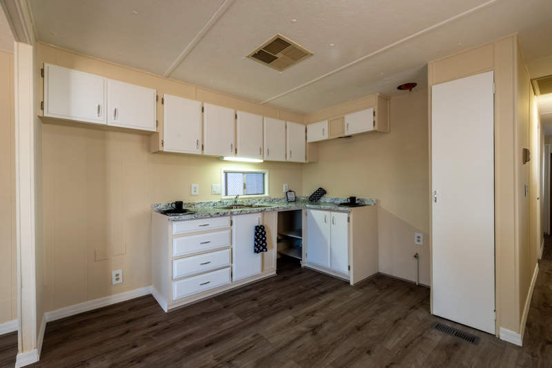 Listing-172-Photo-837aeb24-16d7-44b9-8c57-645ef62fa358.jpg